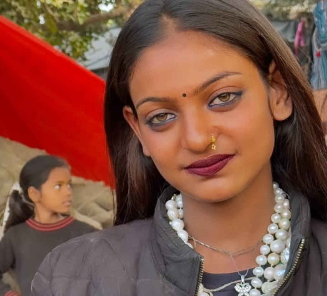 Mahakumbh Viral Girl Monalisa